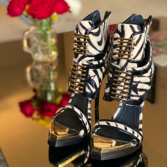 Givenchy AUTHENTIC RARE runway high heels! NEVER WORN! - Picture 2 of 7